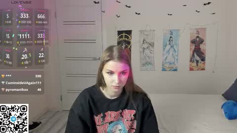 Mila online show from November 6, 2025, 3:18 am