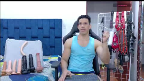 jose_rumbero91 online show from April 21, 2026, 2:04 am