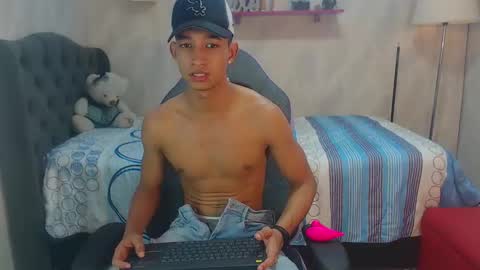 jose_sexycumm online show from January 19, 2025, 7:58 pm