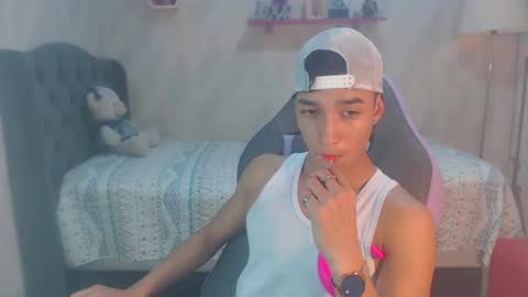 jose_sexycumm online show from January 22, 2025, 8:28 pm