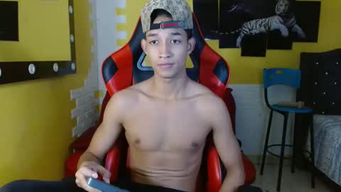 jose_sexycumm online show from October 7, 2025, 7:44 pm