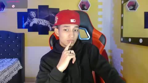 jose_sexycumm online show from November 2, 2025, 8:33 pm