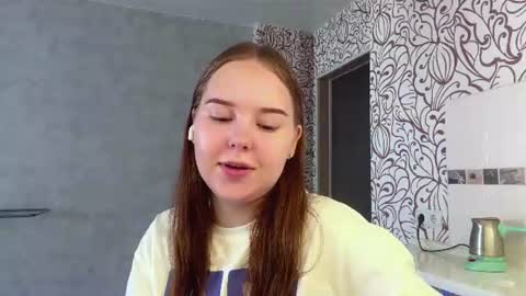 Snapshot of josefinamacumber chatting on July 19, 2026, 8:51 am May online show from July 19, 2026, 8:51 am