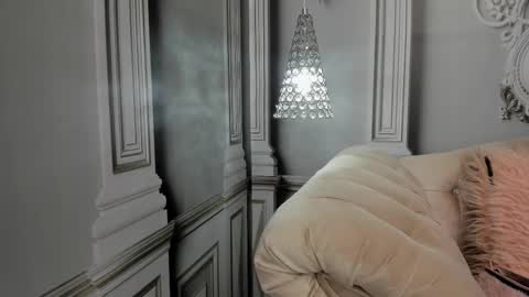 Katalina online show from February 14, 2025, 6:19 pm