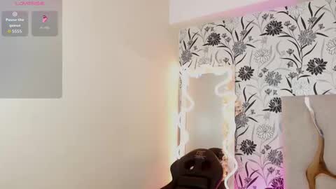 Snapshot of joselyn_tay chatting on November 22, 2025, 11:53 am Joselyn online show from November 22, 2025, 11:53 am