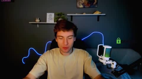 joseph_bear_ online show from October 13, 2025, 8:09 pm