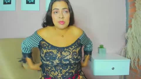 josephinesmiths online show from December 6, 2024, 7:45 pm