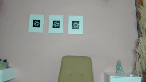 josephinesmiths online show from January 3, 2025, 7:39 pm