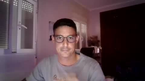 Aza online show from October 18, 2025, 1:34 pm