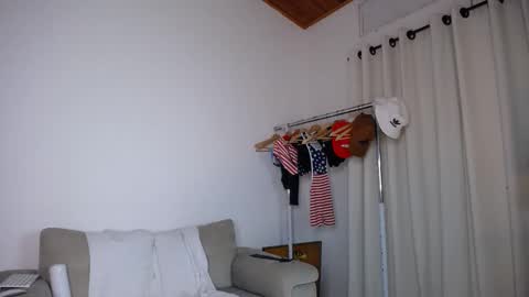 josezaens_ online show from November 8, 2025, 8:03 am