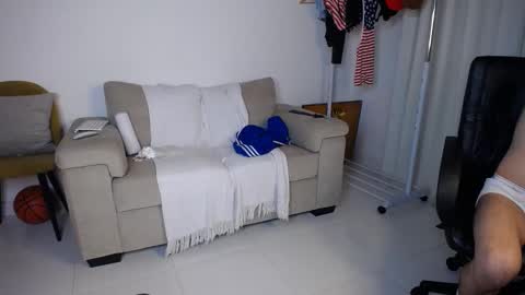 josezaens_ online show from November 9, 2025, 9:07 am