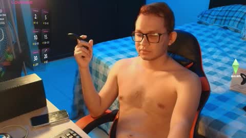 Snapshot of josh_18cm chatting on October 22, 2025, 9:53 am josh_18cm online show from October 22, 2025, 9:53 am