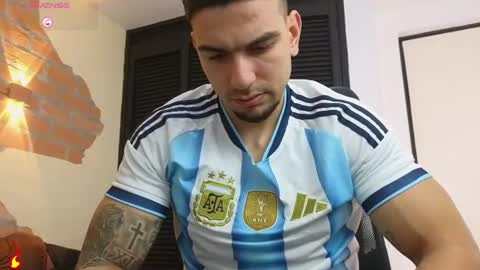 josh_miller01 online show from June 27, 2026, 1:39 pm