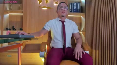 joshmiller___ online show from September 28, 2025, 3:01 am