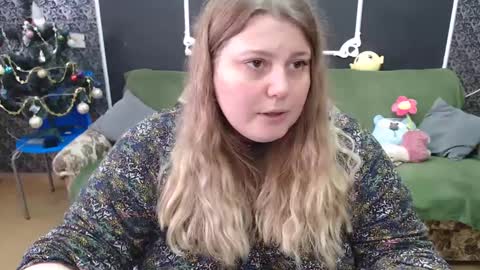 josiesun771 online show from January 4, 2025, 10:38 am