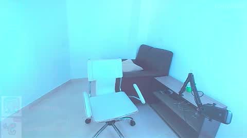 Josita rousell INSTAGRAM  majoestupy  online show from February 13, 2026, 7:21 pm