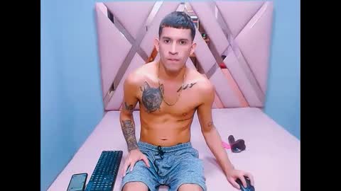 josue_linares online show from September 26, 2025, 7:40 pm