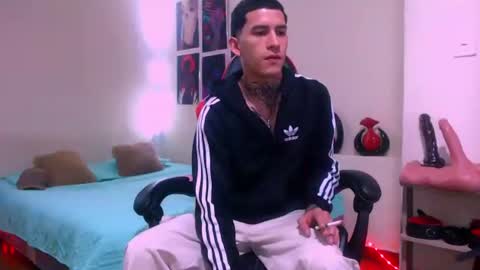 josue_linares online show from March 19, 2026, 1:20 am