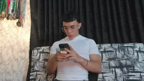 Im Jouliano online show from March 7, 2025, 4:35 am