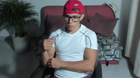 Im Jouliano online show from September 13, 2025, 11:37 pm