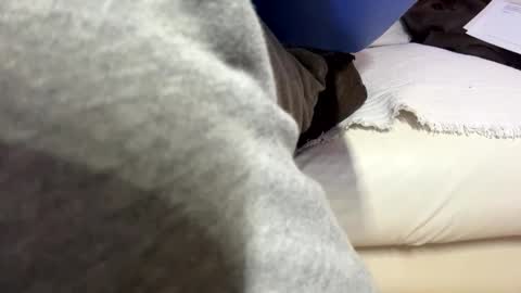 jovenduro84 online show from February 15, 2026, 7:49 am