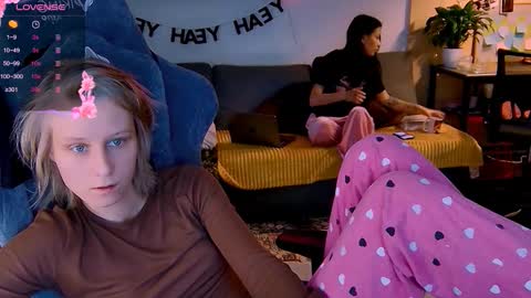 joy_keys online show from November 10, 2025, 5:34 pm