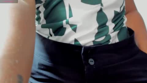 sofiaparker8 online show from November 18, 2025, 8:57 pm