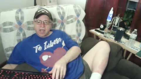 Snapshot of jpmel99 chatting on January 19, 2025, 4:01 am jpmel99 online show from January 19, 2025, 4:01 am