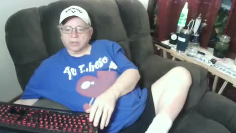 Snapshot of jpmel99 chatting on February 23, 2025, 3:35 am jpmel99 online show from February 23, 2025, 3:35 am