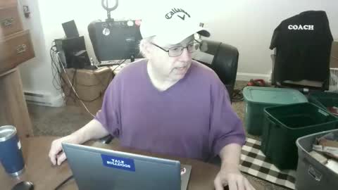 jpmel99 online show from May 2, 2026, 4:17 am