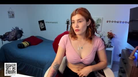 Camila Buitrago online show from January 3, 2025, 2:19 pm