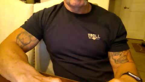 jtyahooo2 online show from October 19, 2025, 4:35 am