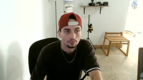 juan235665 online show from June 20, 2026, 8:11 pm