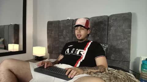 juan_alvarez18 online show from January 8, 2026, 3:20 am