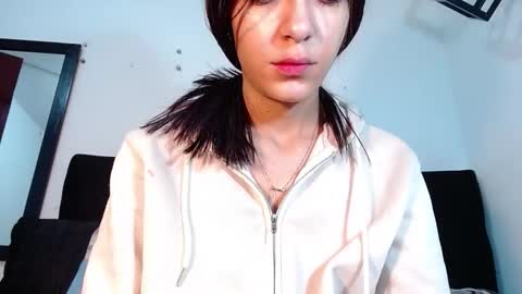    online show from December 18, 2025, 12:00 pm