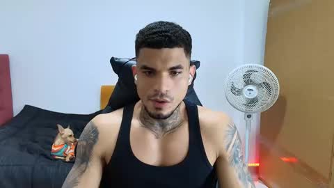 juan_gomez_1 online show from November 25, 2025, 12:10 am