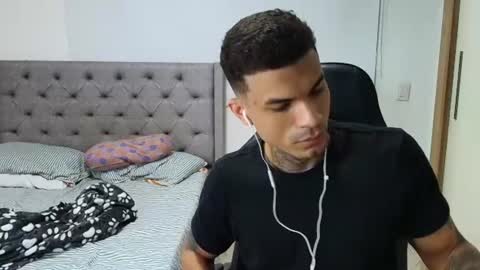 juan_gomez_1 online show from June 20, 2026, 12:14 am