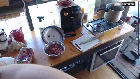 Juana1hin online show from December 5, 2025, 5:42 pm