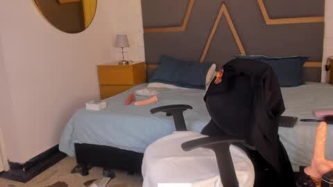 Juana Valkiria online show from April 18, 2026, 3:32 am