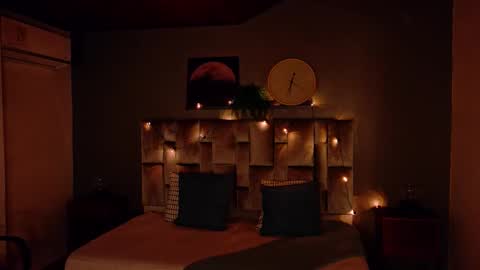 J U A N A  online show from November 25, 2025, 3:06 am