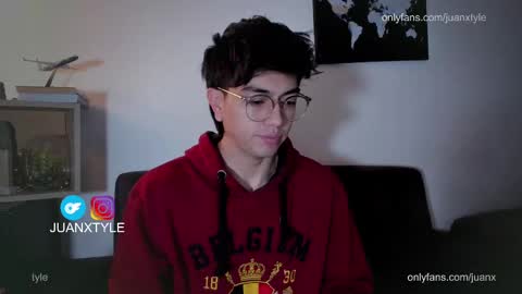 . online show from September 15, 2025, 2:28 pm