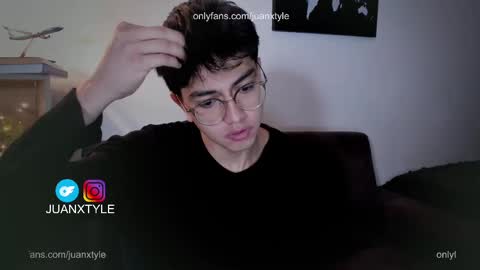 . online show from October 8, 2025, 7:22 pm