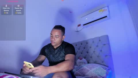 independent model online show from September 27, 2025, 3:44 am