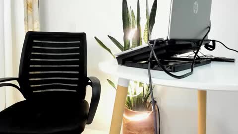 Juan Diego Uribe online show from November 25, 2025, 1:05 am