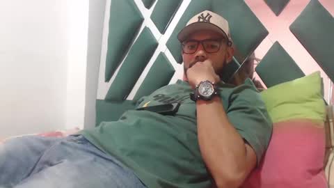 juanfe_style online show from September 20, 2025, 8:32 pm