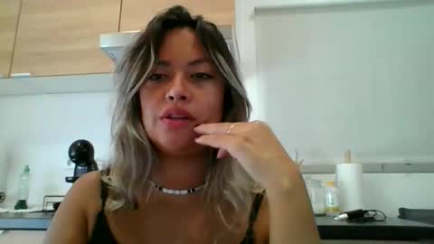 Snapshot of juanita_cw chatting on October 23, 2025, 2:05 pm juanita_cw online show from October 23, 2025, 2:05 pm