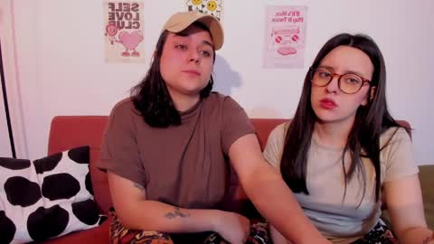 juanitaaa_ online show from April 13, 2026, 7:36 am