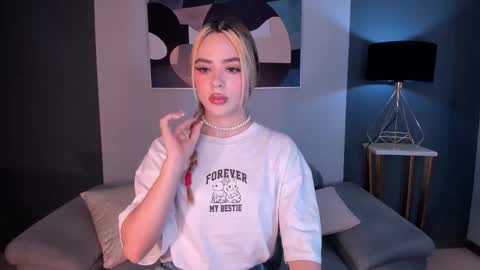 Juanita Clay online show from September 9, 2025, 12:26 pm