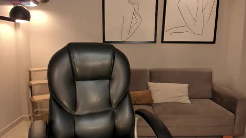 Juanita Clay online show from October 8, 2025, 11:41 am