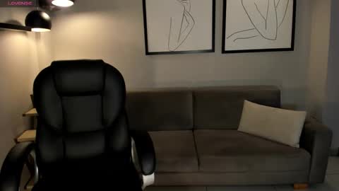 Juanita Clay online show from December 1, 2025, 7:30 pm